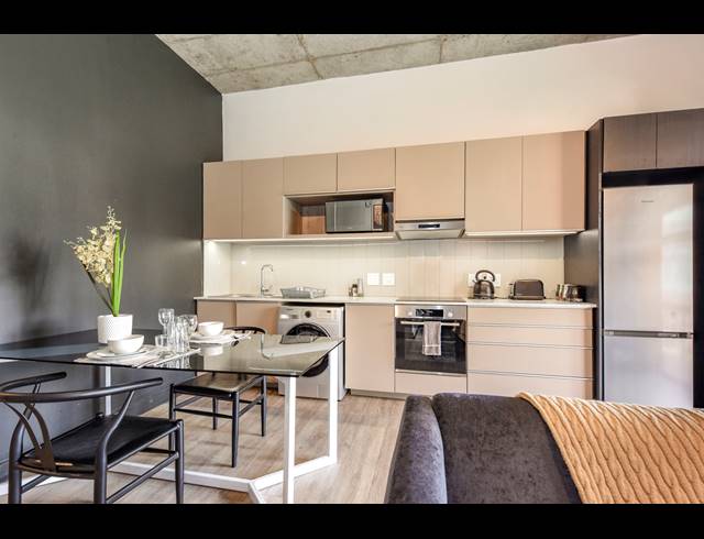 1 BEDROOM APARTMENT FOR SALE IN SANDOWN